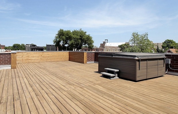 Dakterras met jacuzzi